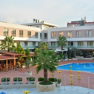 Semesteranläggning (resort) Te Stela & ****